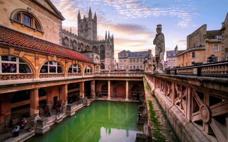 Троя турция озеро. Ройал кресент город бат. Bath город в великобритании. Город бафа. Город бафа.