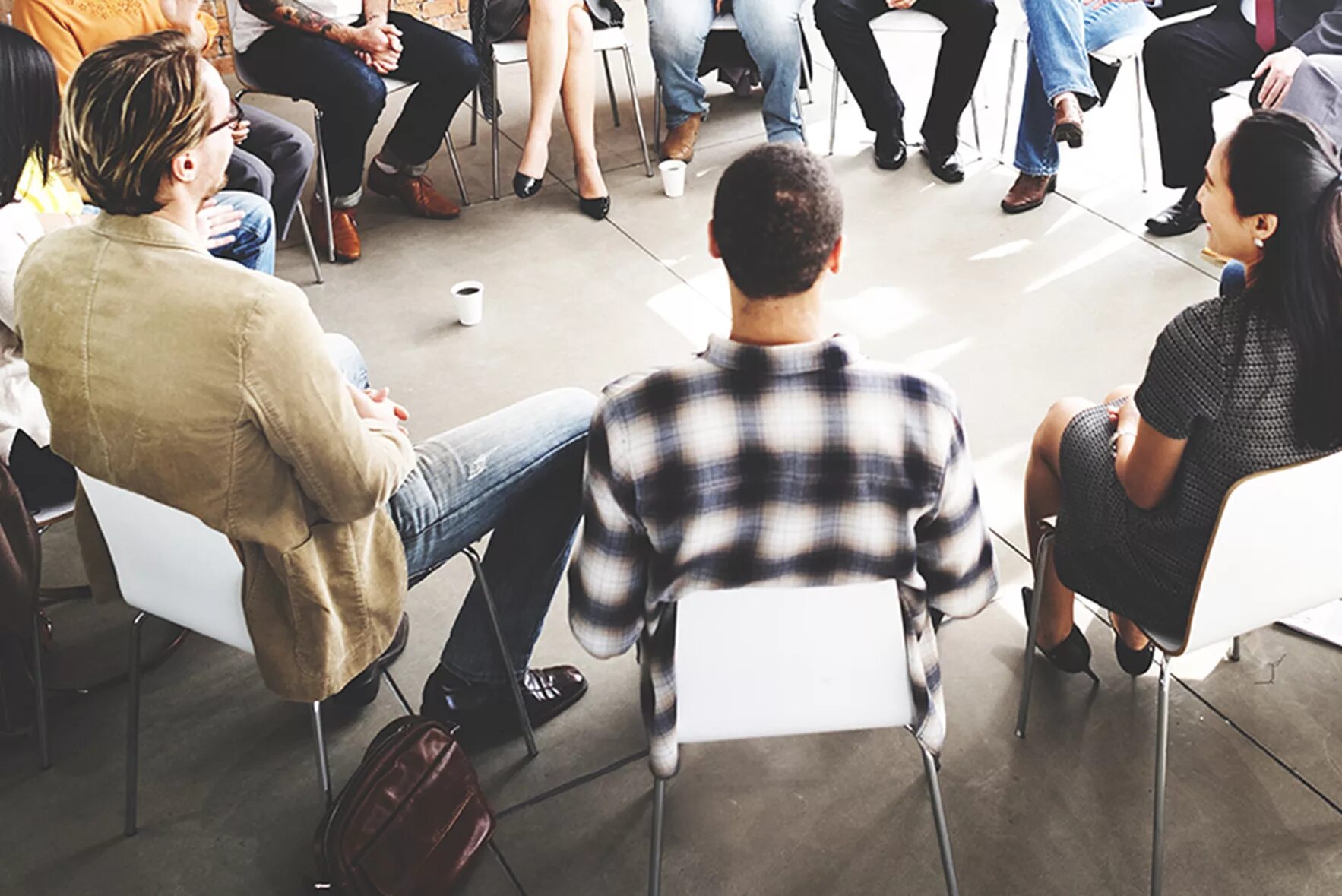 Собрание аа. Группа анонимных алкоголиков. Собрание аа. Собрание анонимных алкоголиков. Собрание аа.