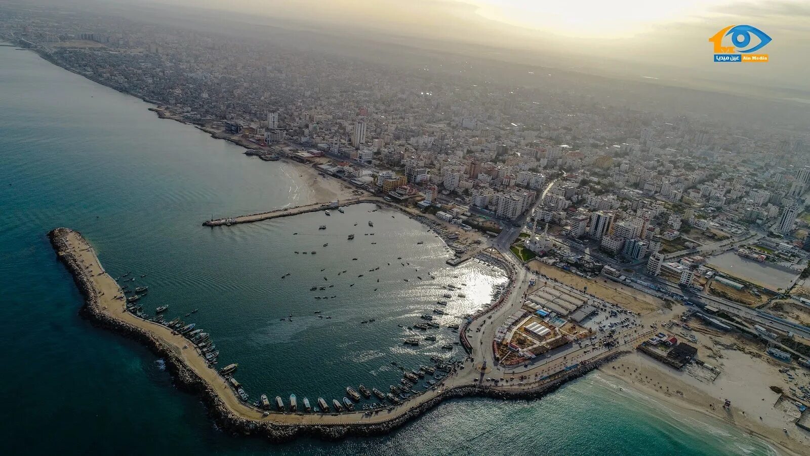 Пляжи газы. Пляжи газы. Gazan ripsi. Каспийское море казахстан актау. Побережье газа.