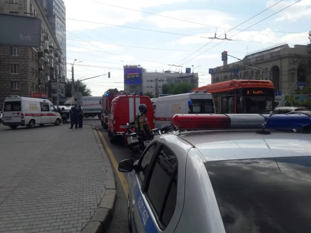 Перекрёсток Волгоград Центральный район. Авария в Волгограде сегодня в Центральном районе. ДТП С маршруткой в Волгограде. ДТП Волгоград сегодня Центральный район.