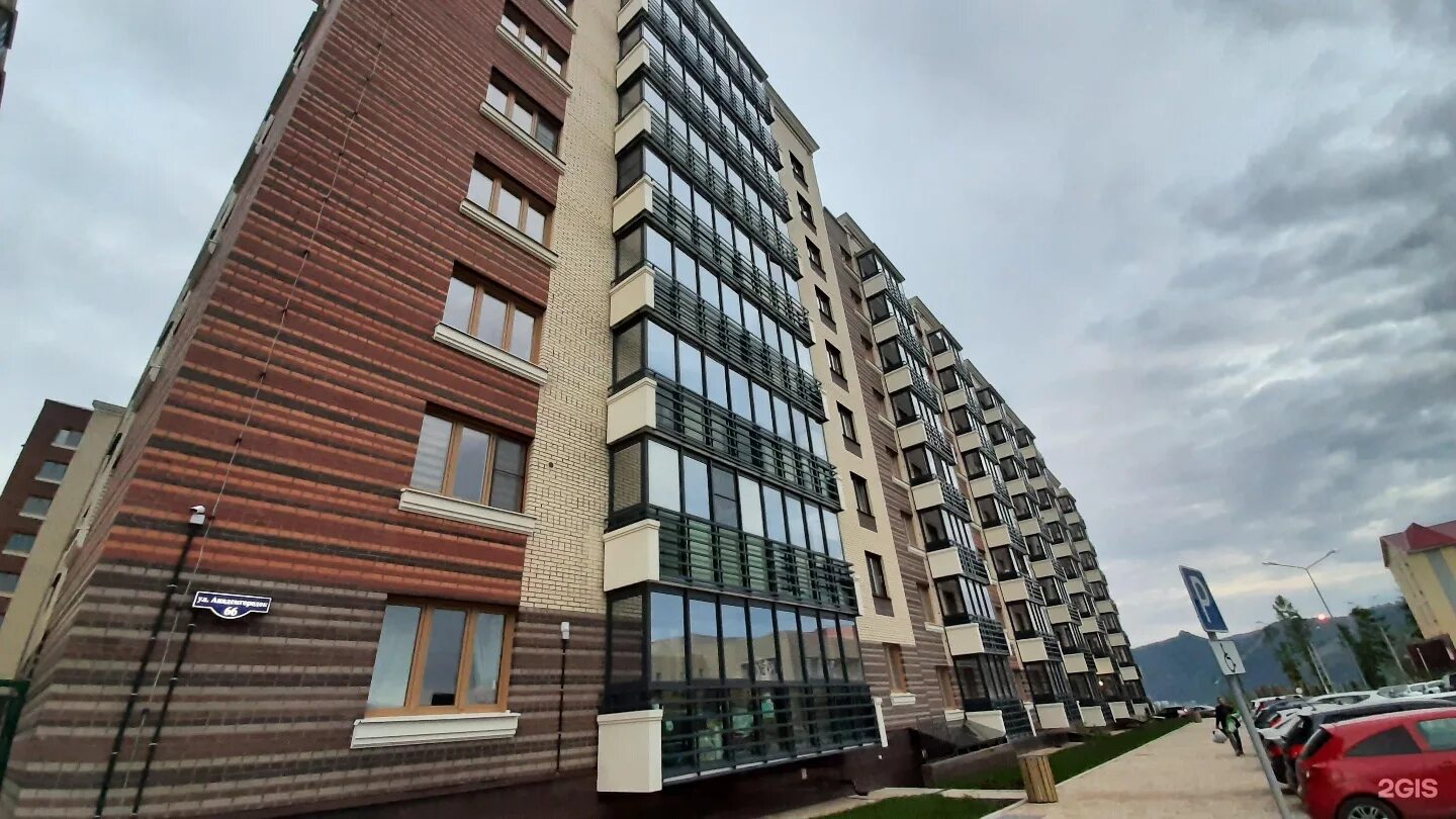 Жк академгородок красноярск. Улица академгородок 66 красноярск. Академгородок красноярск см сити стеклянное ограждение. Красноярск, микрорайон академгородок, 66. Микрорайон академгородок, 66.