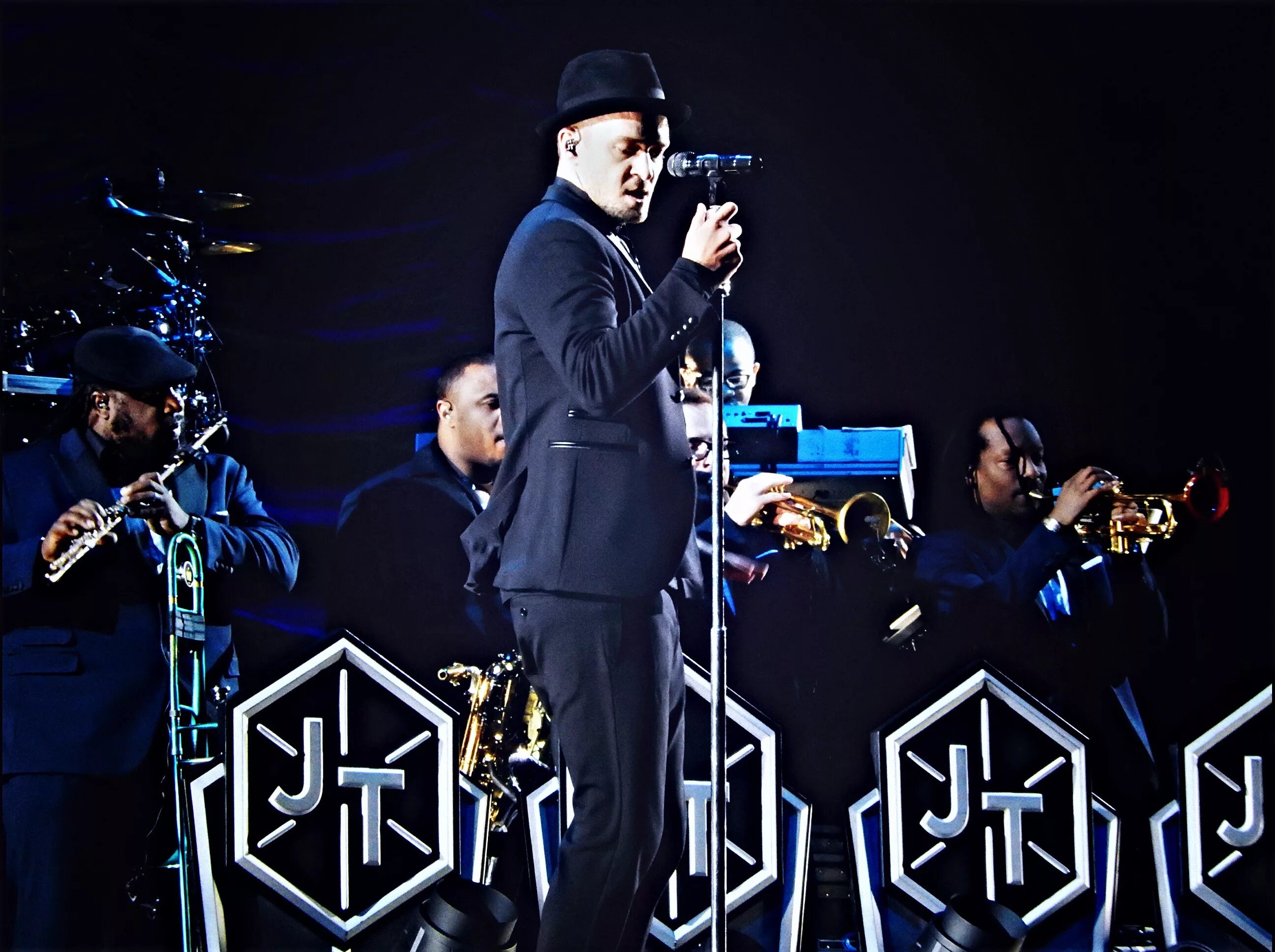 Justin Timberlake 20/20 experience World Tour. Justin Timberlake 20/20 experience Cover. The 20-20 experience Cover.