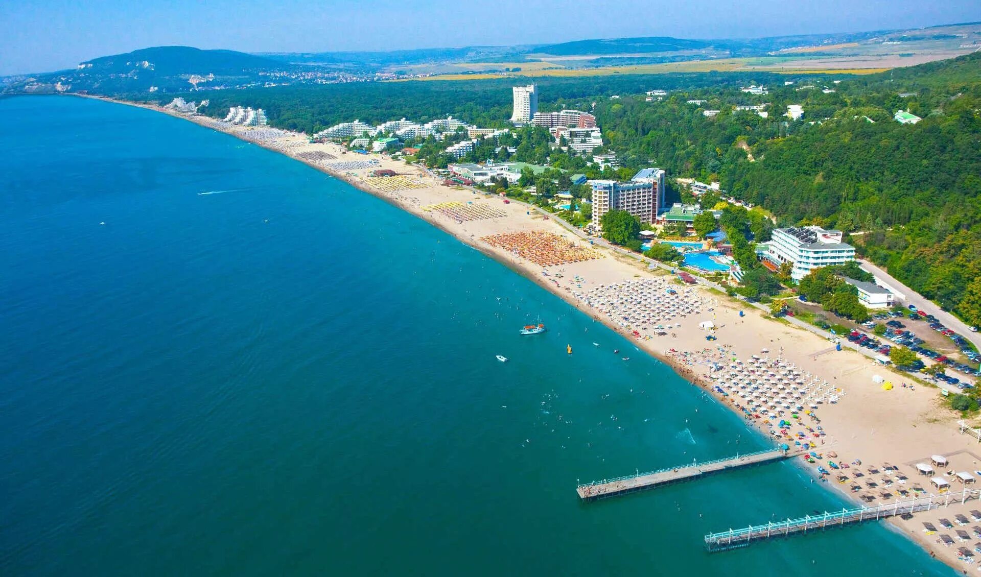 Курортные отели краснодарского края. Албене Болгария. Албена курорт в Болгарии. Пляж Албена Болгария. Болгария Курортный комплекс Албена.