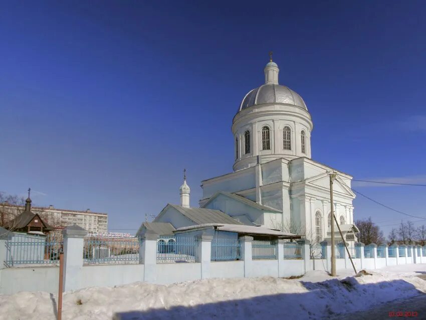 Храм в г Озеры Московская область. Троицкая Церковь Озеры. Церковь Святой Троицы (озёры). Храм во имя Святой Живоначальной Троицы Озеры. Озеры московской области телефоны