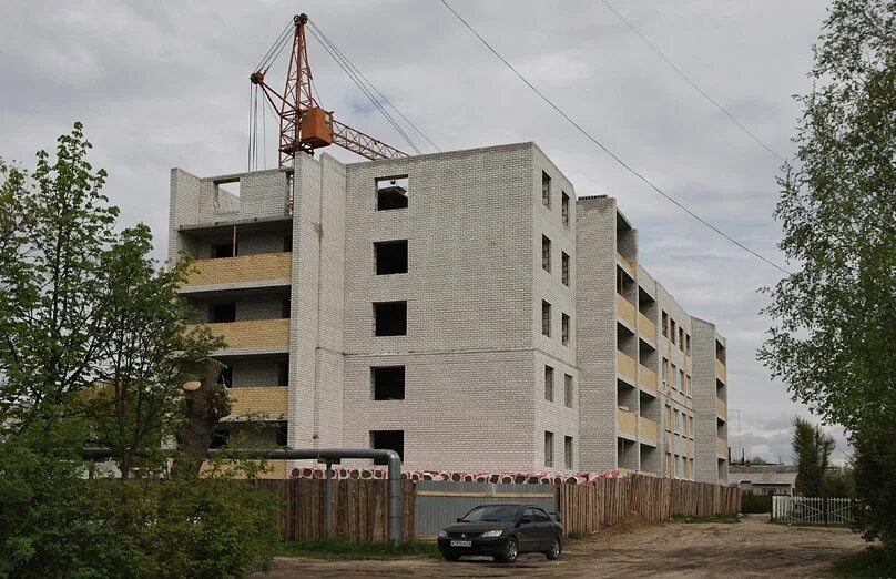 Строительство 9 этажного дома. Недостроенный многоквартирный дом. строительство многоквартирных домов. стройка 5 этажного дома. недостроенные многоквартирные дома.