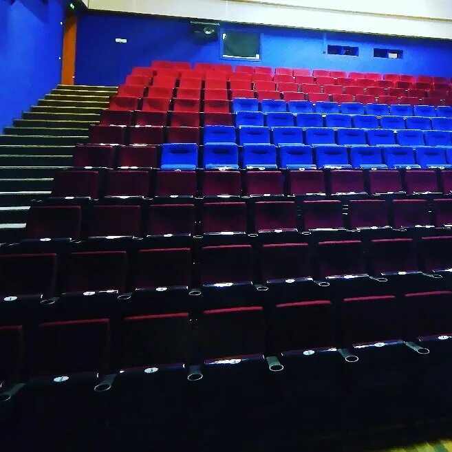 кубинка 8 дом 26. кубинка восьмерочка. кинотеатр восьмерочка. кинотеатр восьмерочка. кинотеатр кубинка 8.