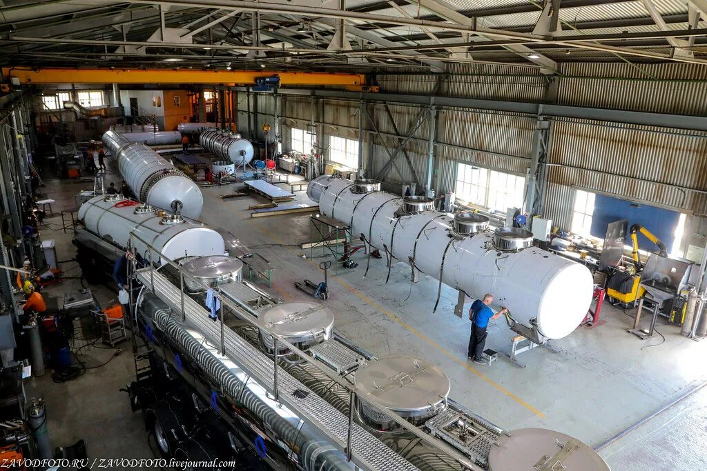 Как делают цистерну. Цистерны на заводе. Как делают цистерну. Производство цистерн. Как делают цистерну.
