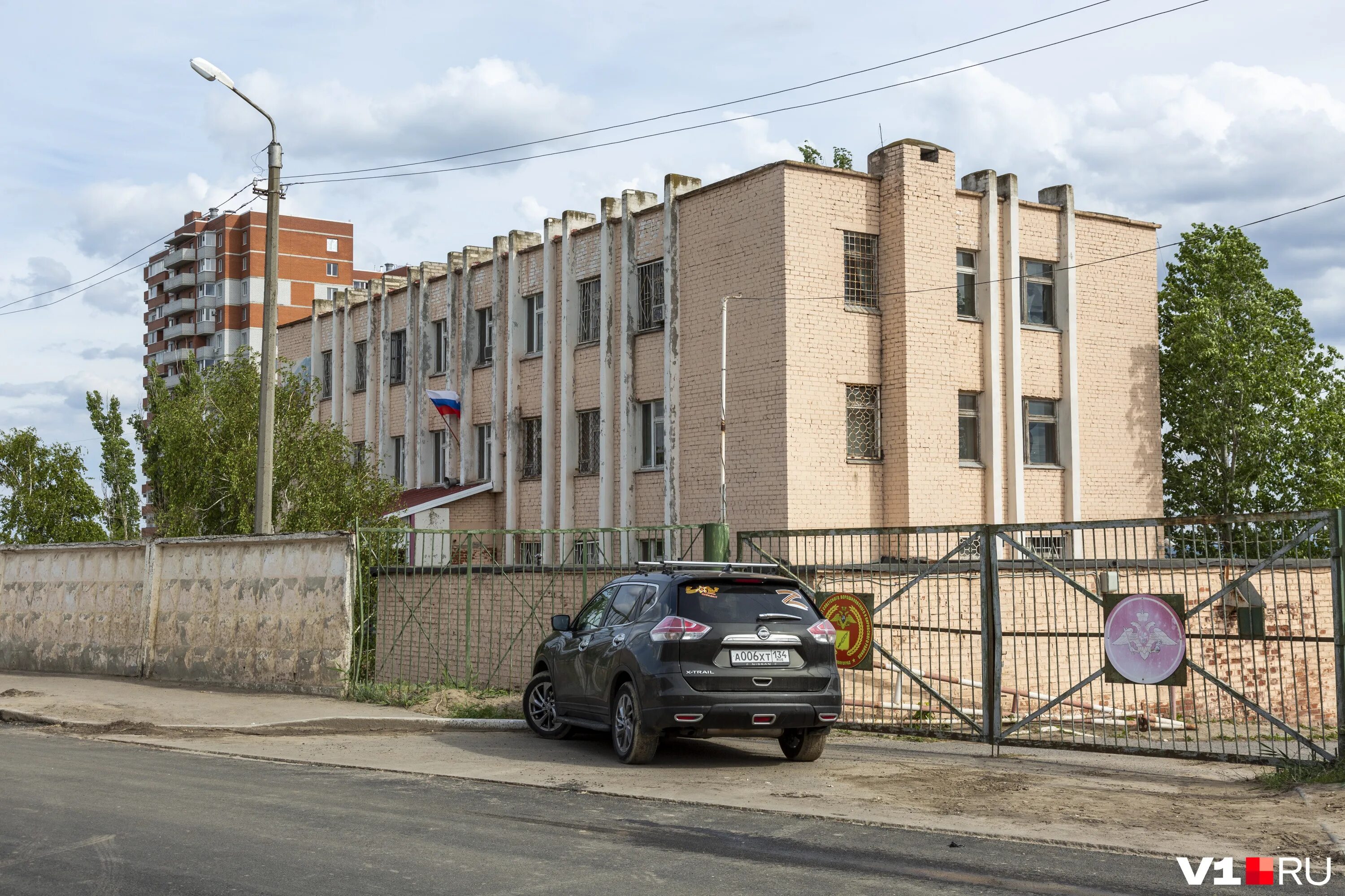 Военкомат советского района Волгоград. Лесогорская 109 военкомат Волгоград. Военкомат здание. Здание военного комиссариата Черняховск. Телефон волгоградского военкомата