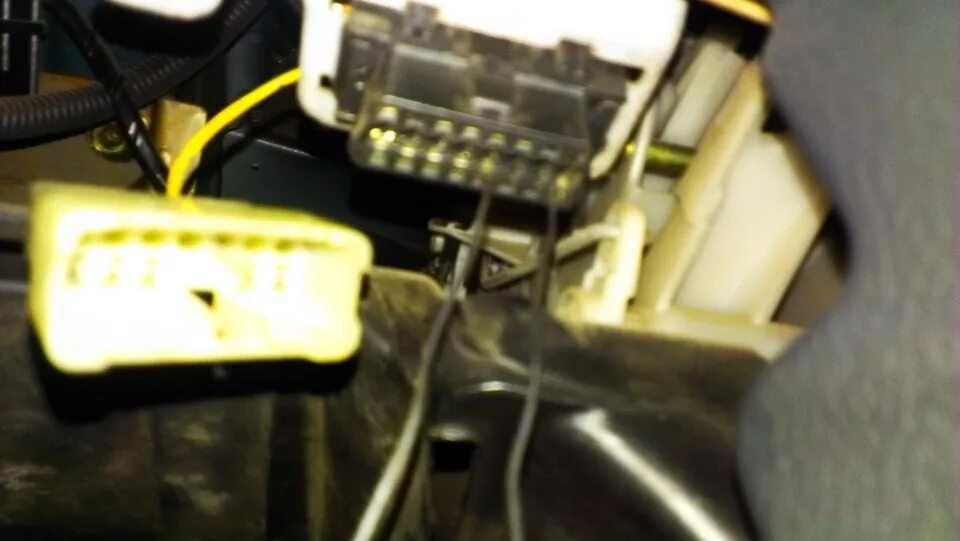 Самодиагностика митсубиси. Самодиагностика митсубиси. Диагностический разъем mitsubishi rvr. Диагностический разъем chariot mitsubishi 1994. Самодиагностика митсубиси.