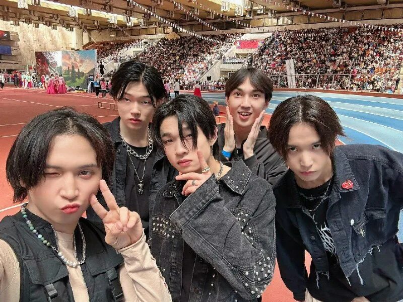 эйтиз 2021. трейни а участники. трейни в корее. трейни ин москоу. трейни ин москоу.