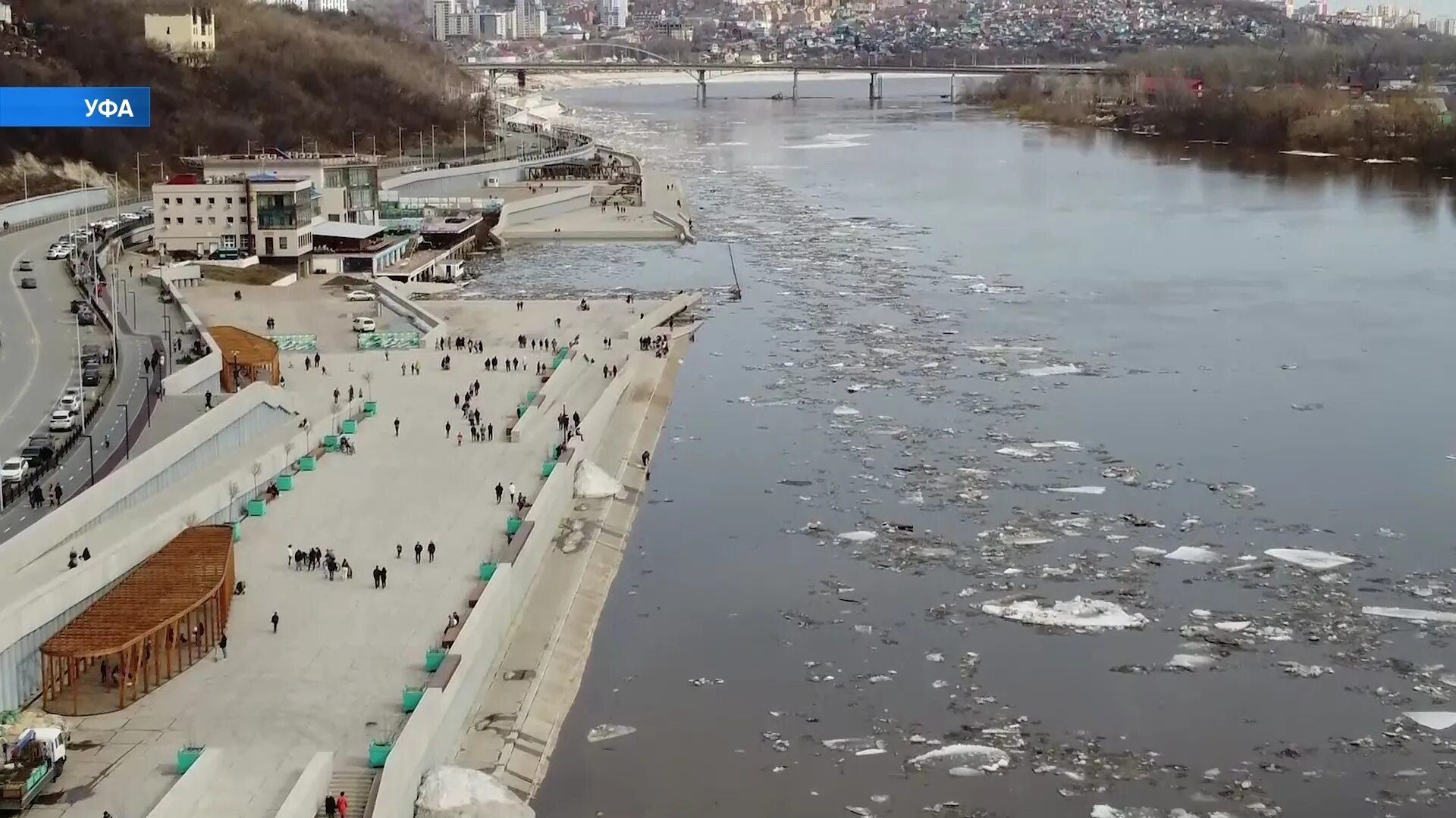 Уровень рек в реальном времени. Затопило набережную в Уфе. Паводок 2022 Уфа. Уфа наводнение 2021. Паводок Уфа реки.