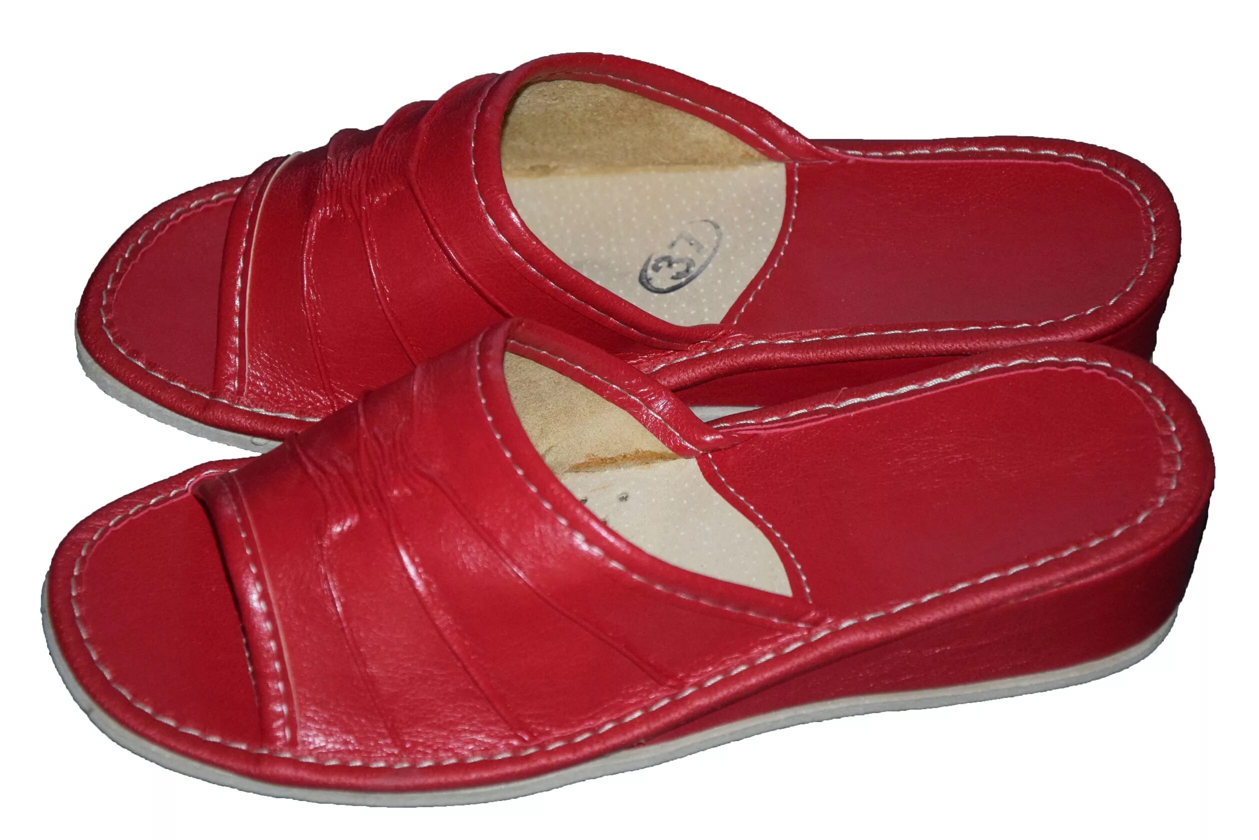 Белорусские производители обуви. Тапочки кожаные Marex. Тапки кожаные женские. Кожаные домашние тапочки женские. Польские кожаные тапочки.