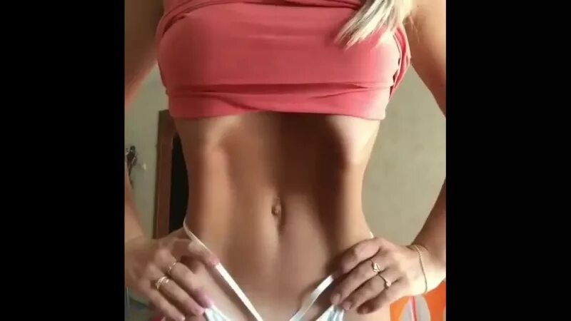 Вакуумное втягивание живота упражнения. Втягивание живота. Втянутый живот девушки. Втянутый живот девушки. Уддияна наули.