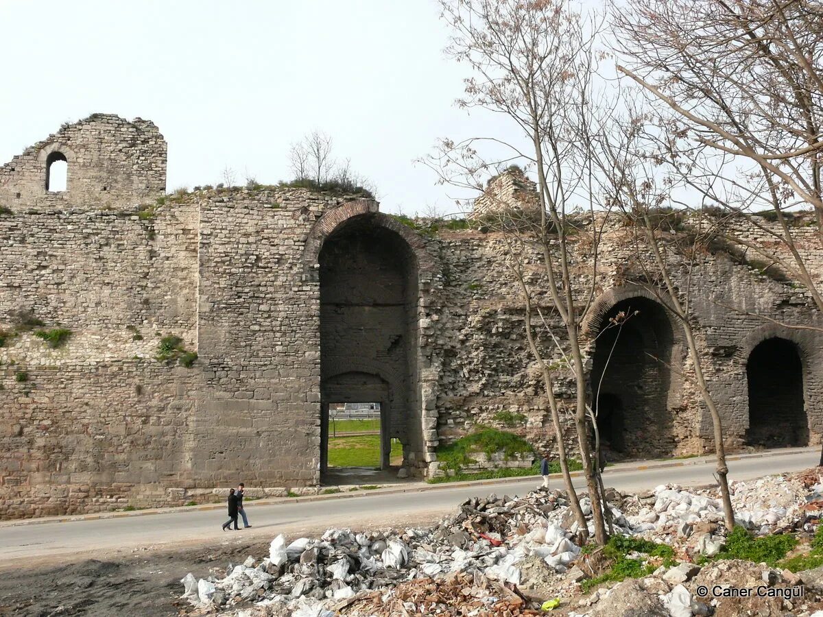 Куле мл. Река ликос в стамбуле. сулукуле стамбул. military gate. berkan место достопримечательности.