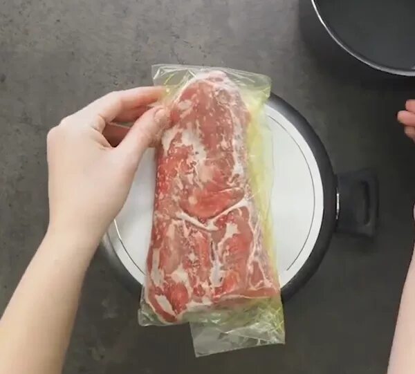Сколько размораживать мясо. Быстрое оттаивание мяса. Разморозка мяса в микроволновке.