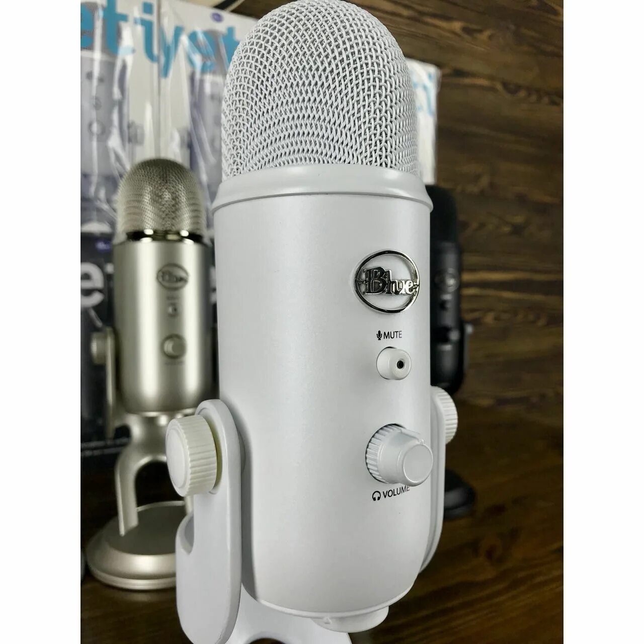 Blue Yeti Whiteout. Микрофон Blue Yeti. Микрофон Блю ети ДНС. Blue Microphones Yeti белый. Купить микрофон blue yeti