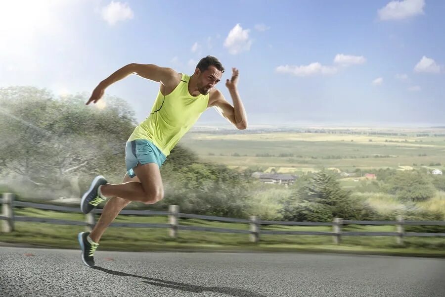 He runs well. Бегущий человек. Быстро бежит. Быстрый бег. Очень быстрый бег.