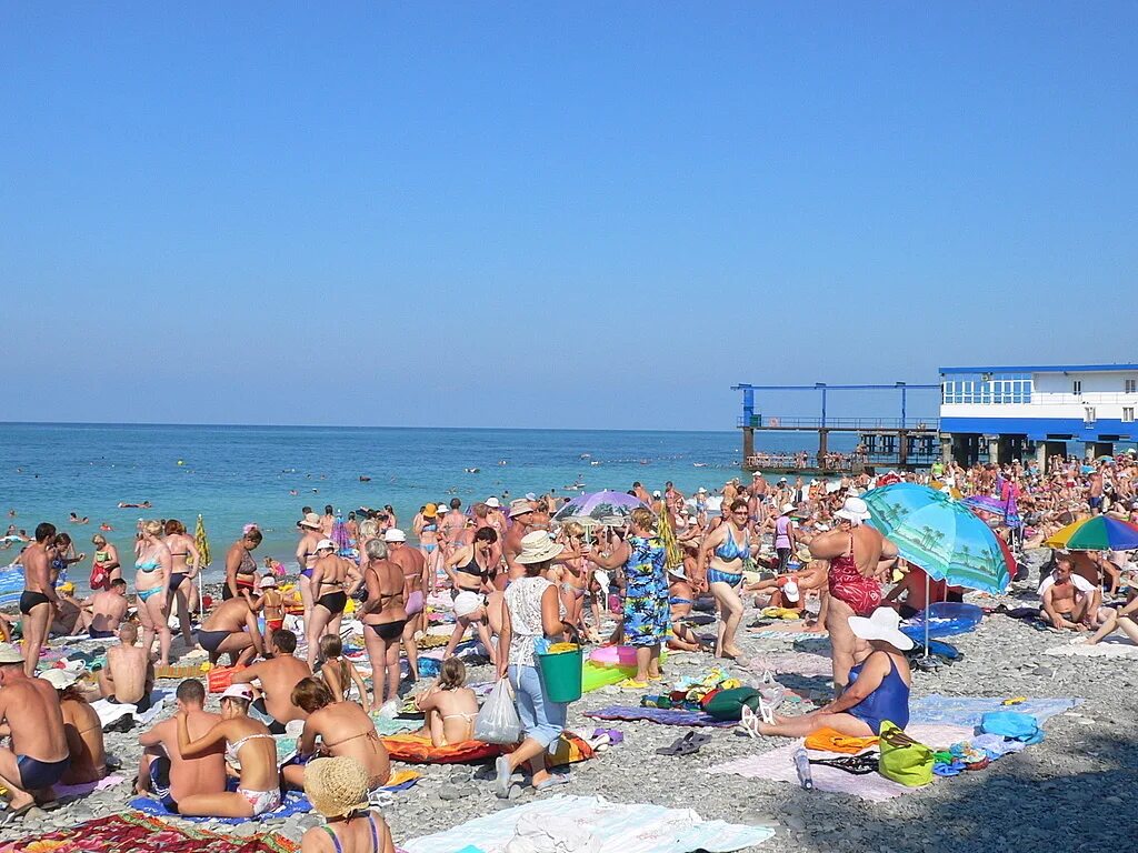 Сочи пляж. Сочи летом пляж. Черное море пляж. Городской пляж Сочи. Где лучше отдохнуть на юге
