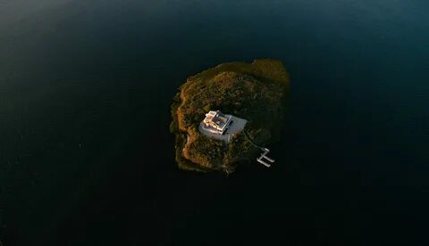 Странно архипелаг