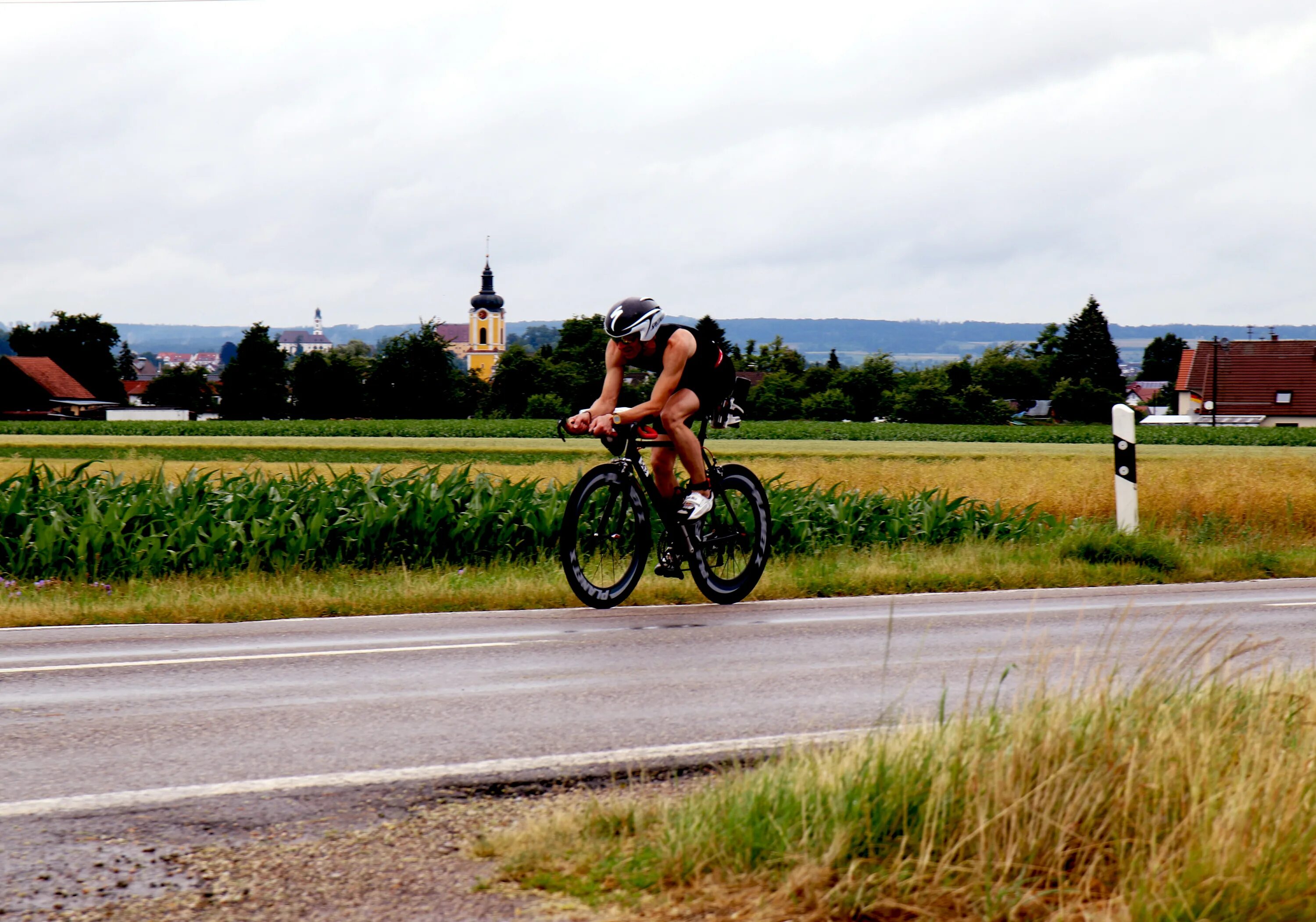 Пейзаж с велосипедом. Велосипед для Ironman. Велосипед триатлон горный. Пейзаж с велосипедом фото. Ездить на велосипеде беременной