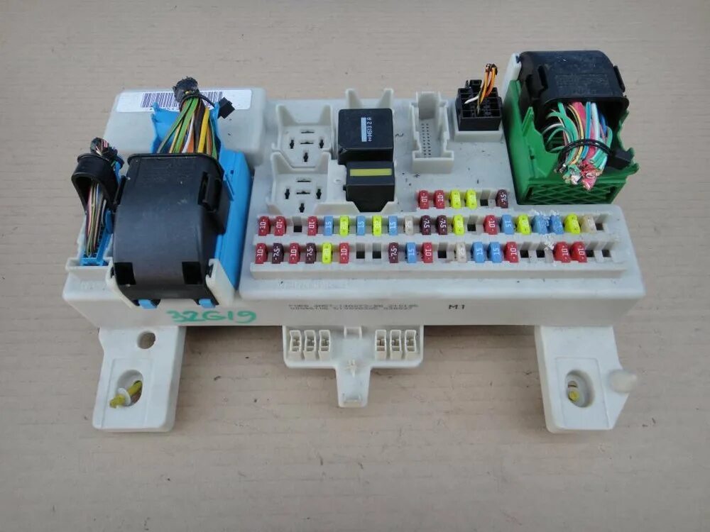 Предохранители форд фокус c max Trunk fuse box diagram: Ford Focus (2015, 2016, 2017, 2018) Ford Focus (2015-201
