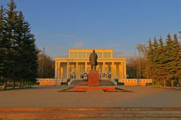 Афиша. Александринский театр репертуар на октябрь 2021 года. Дк центральный вязьма. Афиша концертов вязьма. Вяземский дворец культуры.