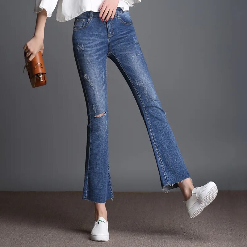 Широкие джинсы 2024 женские. Джинсы клеш uterque. Широкие джинсы. Джинсы клёш женские. Джинсы клёш женские широкие.