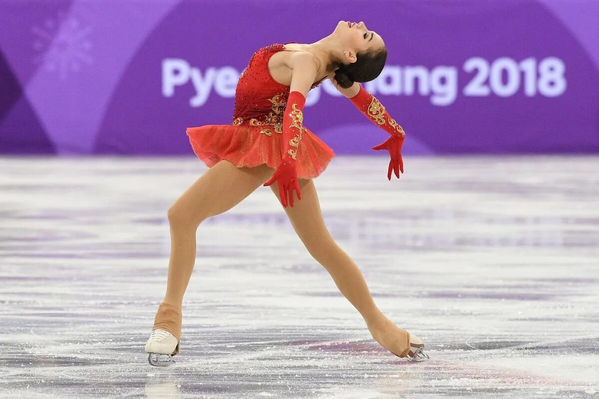алина загитова олимпиада 2018. катание загитовой произвольной программы. катание загитовой произвольной программы. алена косторная. каролина костнер секси.