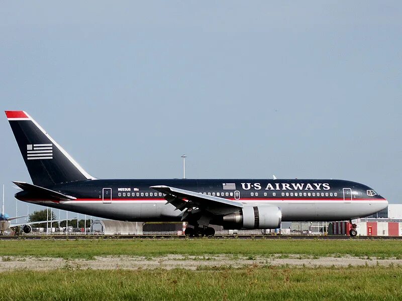 Us airways. Авиакомпания us Airways. Авиакомпания us Airways 767 200. American Airlines крупнейший авиаперевозчик. Реклама американских авиалиний (us Airways): «Fly with us».