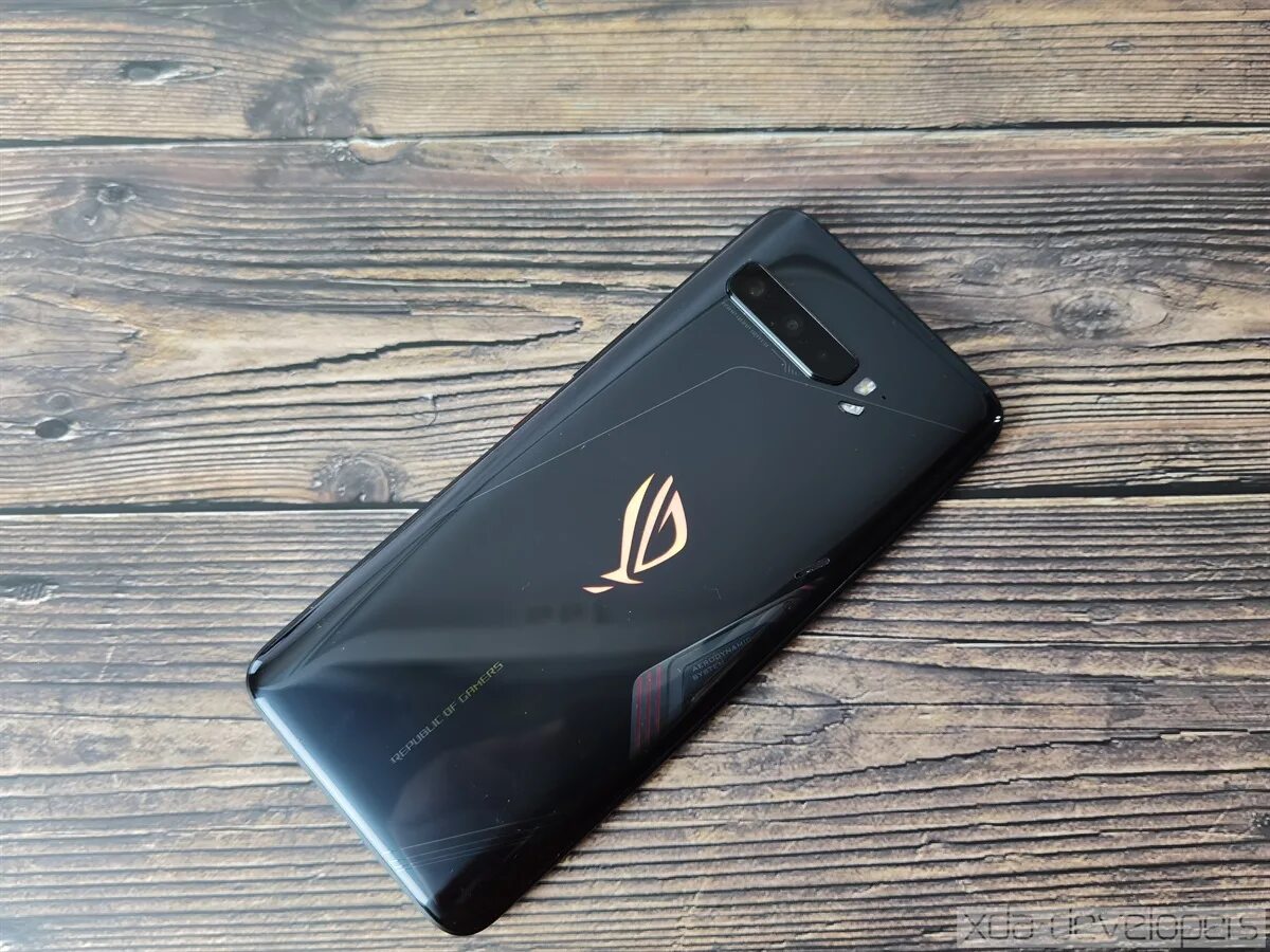 Asus android 8. Asus rog phone 3 кейс. асус рог фор 3. asus rog phone 3 камера. asus rog phone 5 white.
