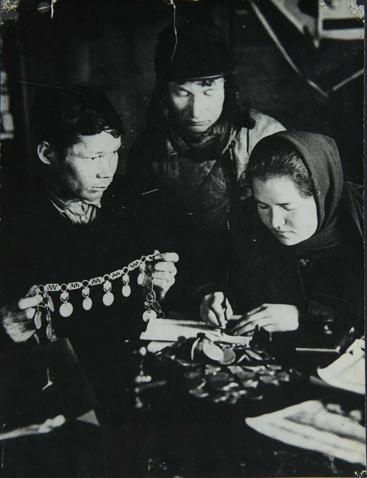 1930 е годы ссср колхозники. Раскулачивание крестьян в 30. Раскулачивание крестьян в 30. 1929 г. Репрессии кулаков раскулачивание.