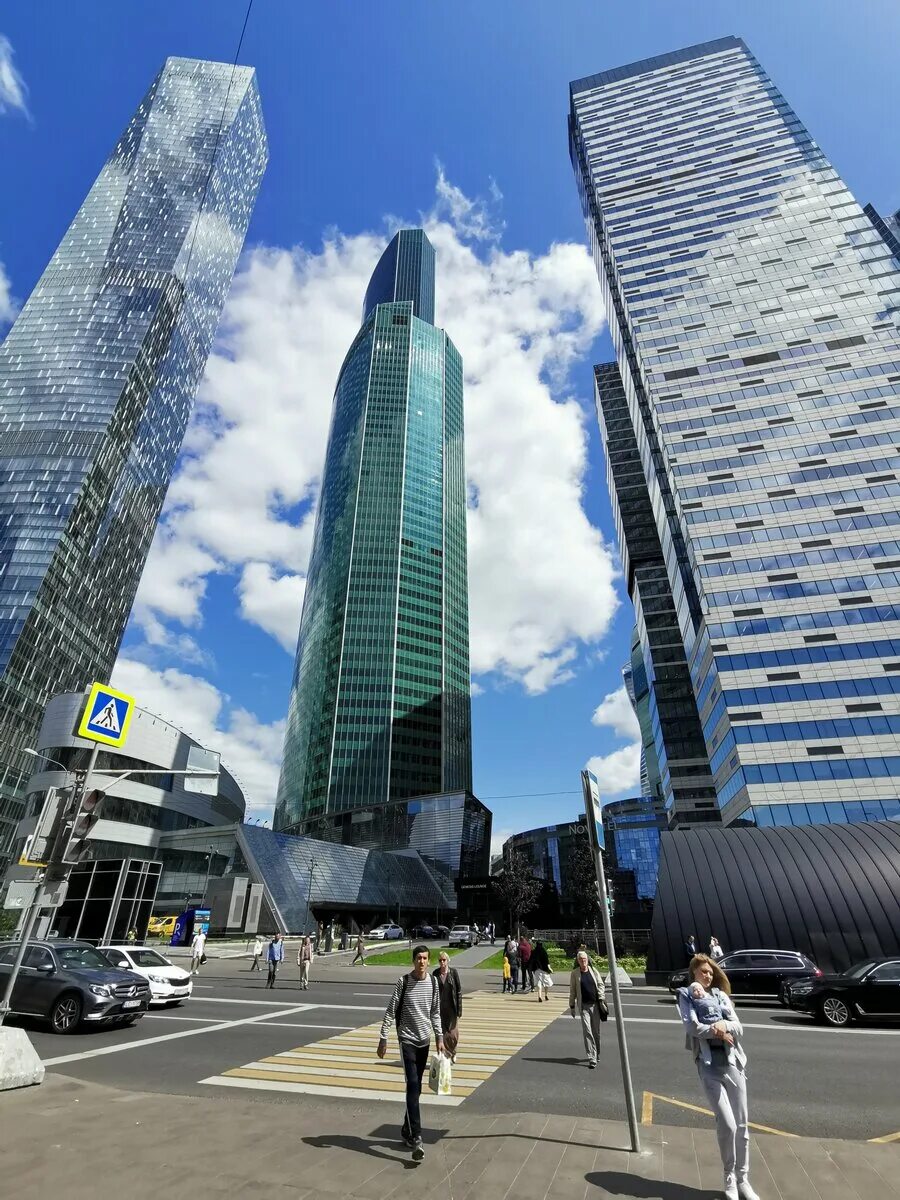 Сколько в москве сити высоких зданий. Ван Тауэрс Москва Сити. Башня IQ квартал. Москва Сити 2020. Высотки Москва Сити.