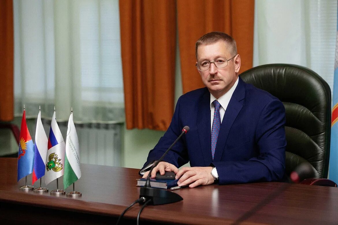 Где ректор. Ректор мичуринского гау. ректор мичгау мичуринск. вадим бабушкин тамбов. вадим бабушкин мичуринский гау.
