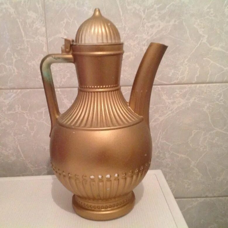 Мусульманский кумган для подмывания. Кумган для подмывания. Кумган для подмывания. Кувшин кумган эльфпласт. Кувшин с узким носиком.