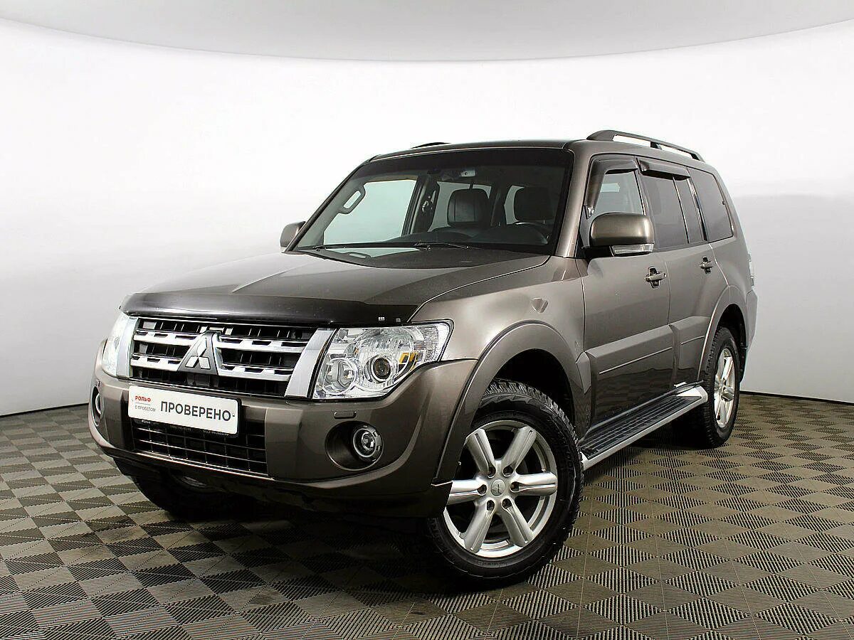 Мицубиси паджеро 2011. Mitsubishi Pajero 4 2011. Митсубиси Паджеро 4 2011. Паджеро 4 3.8. Мицубиси Паджеро 2011 года.