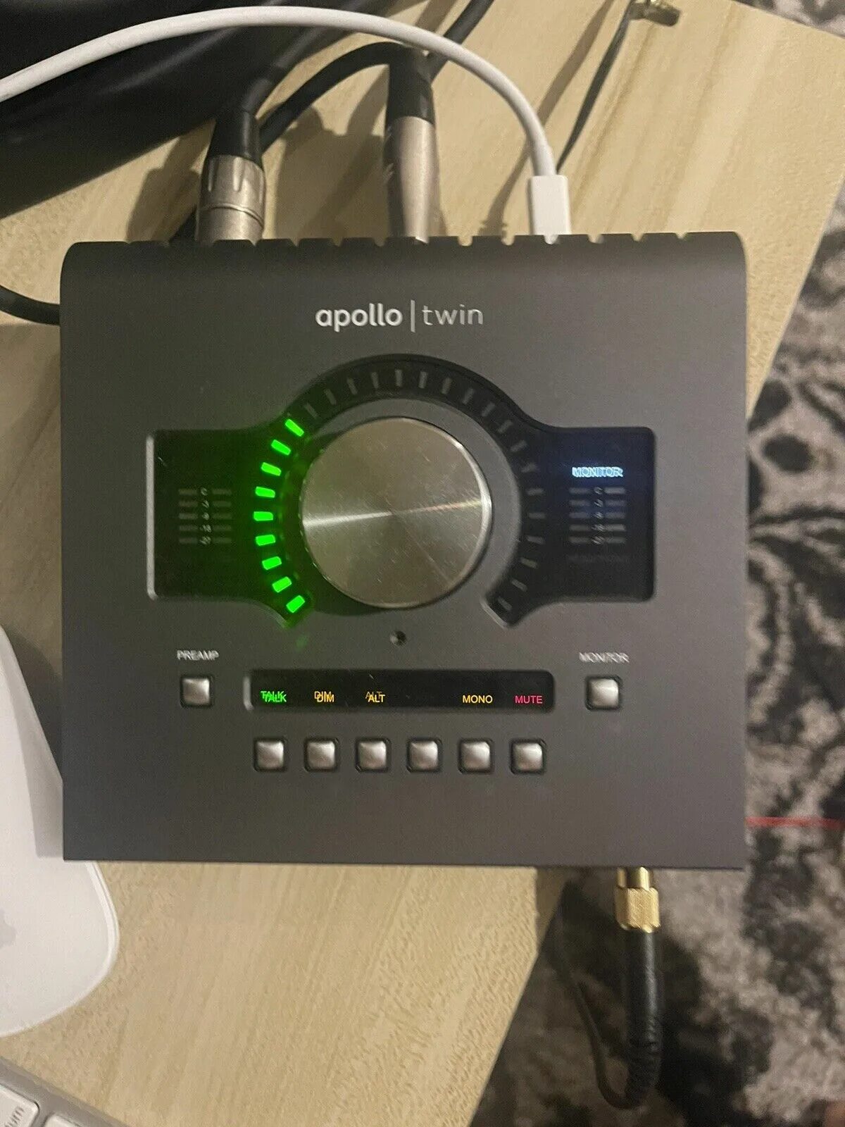 Apollo twin duo. Apollo twin x duo. apollo twin duo thunderbolt audio. universal audio apollo twin x duo heritage. apollo twin x duo heritage edition.