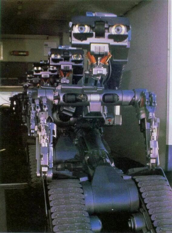 Robot short. Short circuit Johnny 5 робот.