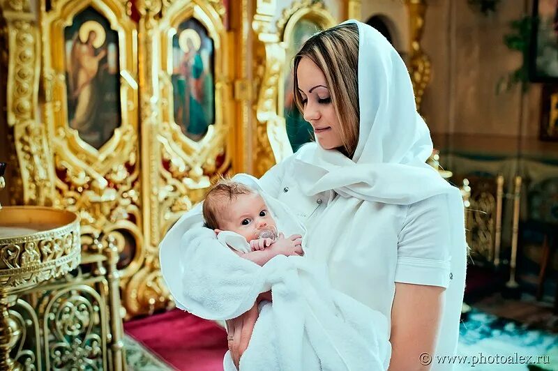 Одежда для крестин для мамы. Одеться на крестины ребенка. Платье для крестин для мамы. Платье на крещение для мамы.