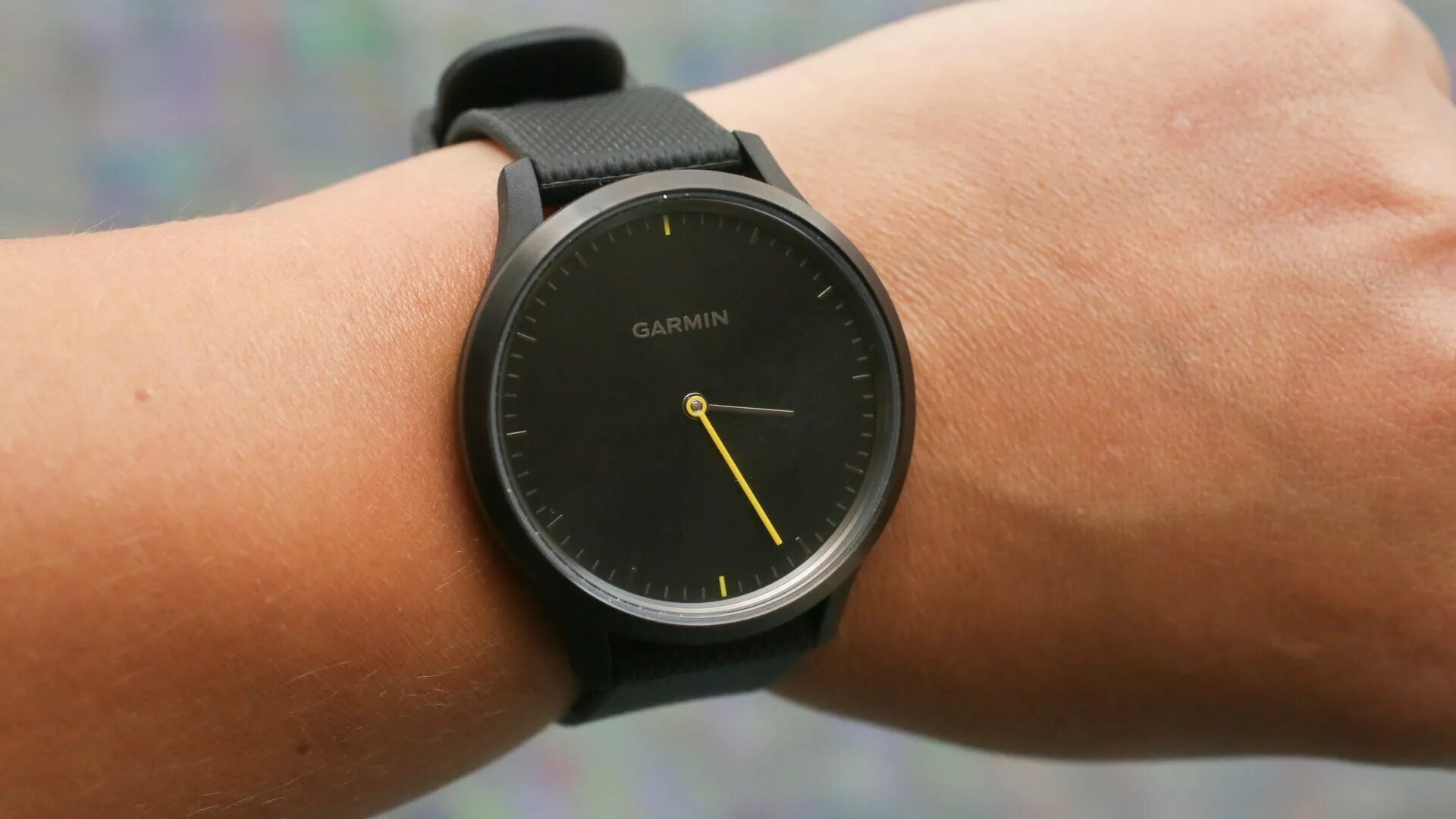 Часы garmin vivomove