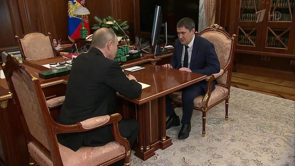 Исполняющий обязанности губернатора. Губернатор Пермской области с Путиным.