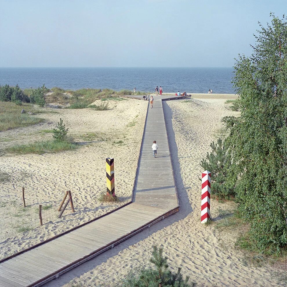 Необычные границы между государствами. Барле-хертог бельгия барле-нассау. Граница между канадой и сша дом. Необычные границы между государствами. Граница между америкой и канадой.