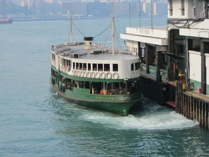 Гонконг паромы. Гонконг стар ферри. kowloon star ferry. паром star ferry. hong kong meridian ferry.