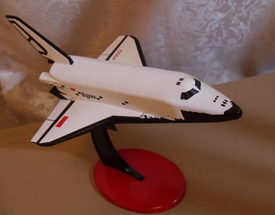 Буран 1/144 ark. Буран 1/96 из бумаги. Буран 1/144. Снегоход из пластилина для детей. Буран из пластилина.
