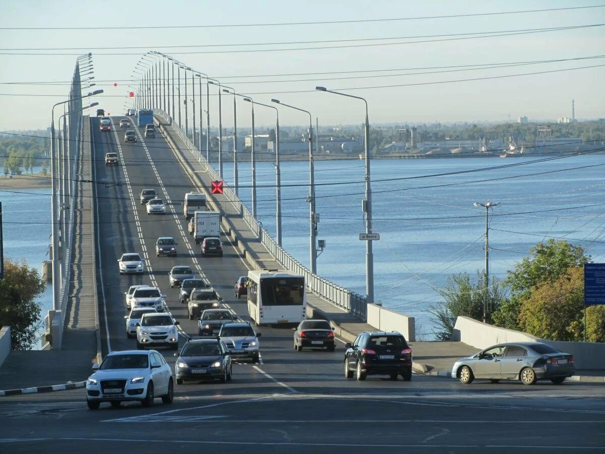 Энгельс мост через волгу. Саратов автомобильный мост Саратов-Энгельс. Автодорожный мост Саратов. Волга мост Саратов Энгельс. Саратовский мост с Энгельса.