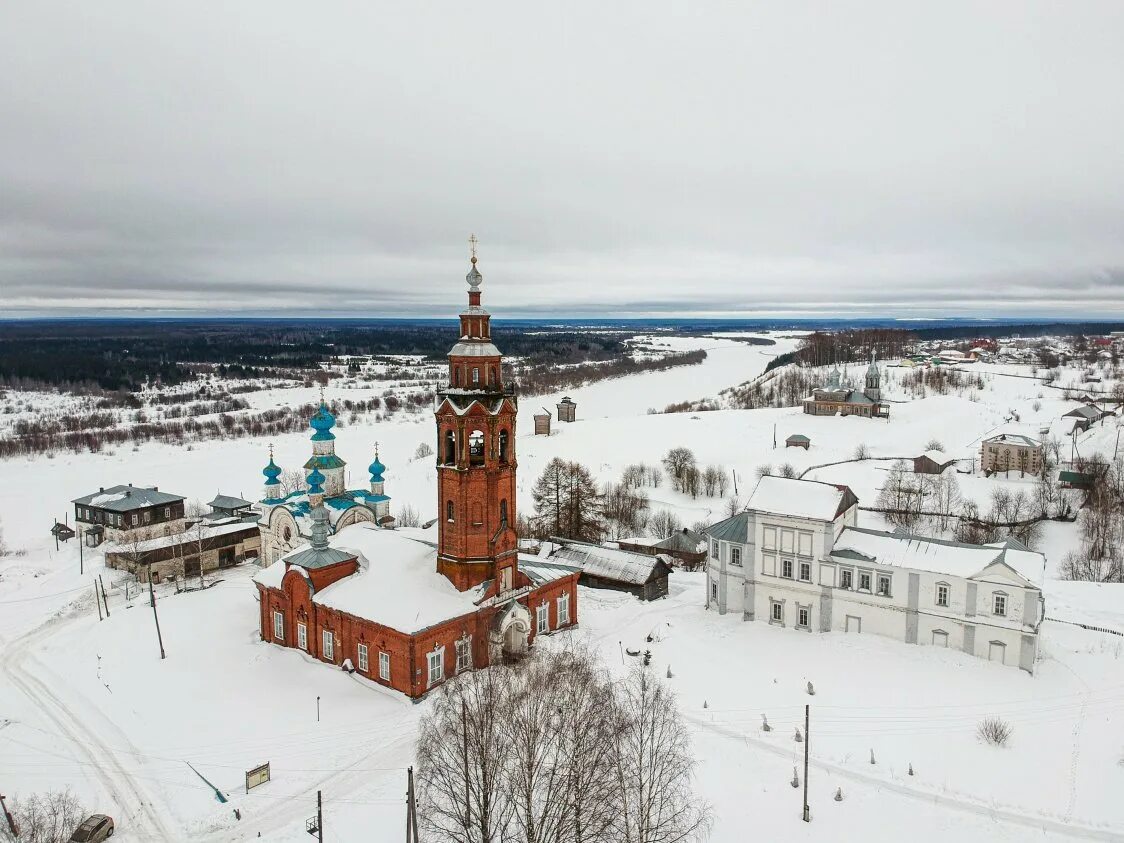 Вятский холм Чердынь. Город Чердынь Пермский край. Чердынь Пермский край Троицкий холм. Старинные город Пермского края Чердынь.