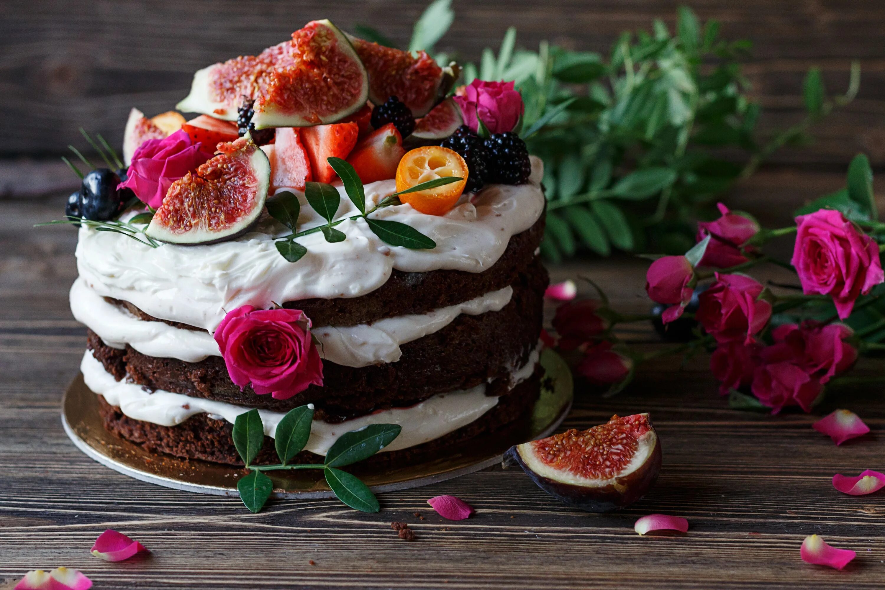 Красивые тортики. Торты и пирожные. Красивые торты. Торт с ягодами.