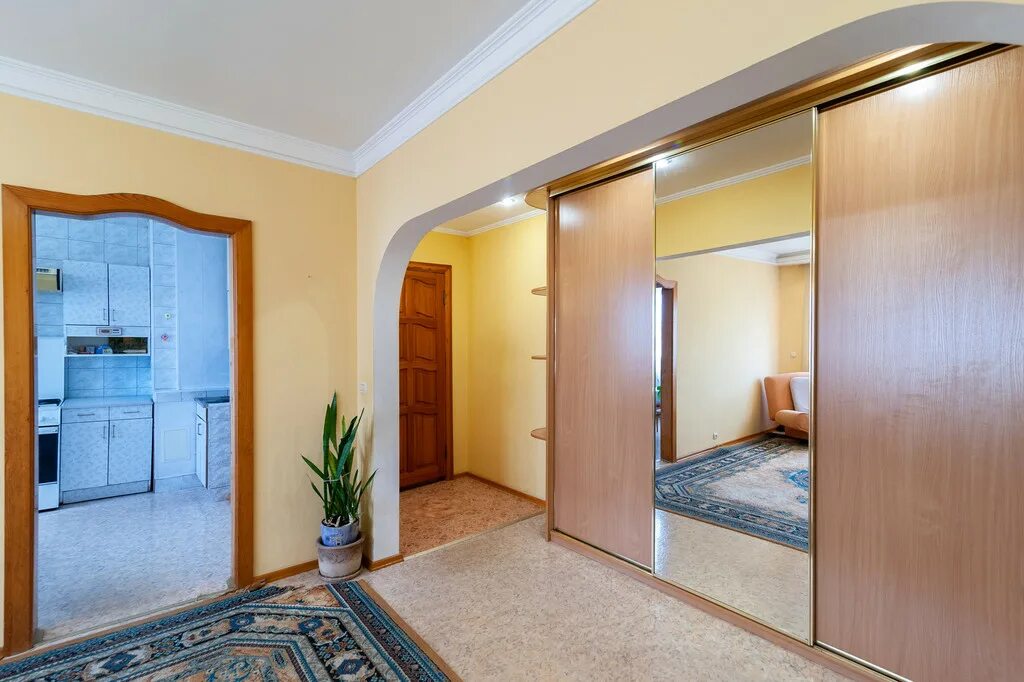 Купить квартиру в пушкине 2х комнатную. Квартиры улучшенной планировки. Квартира 2х-3х комнатная. Двухкомнатная квартира. Продаётся 3-х комнатная квартира.