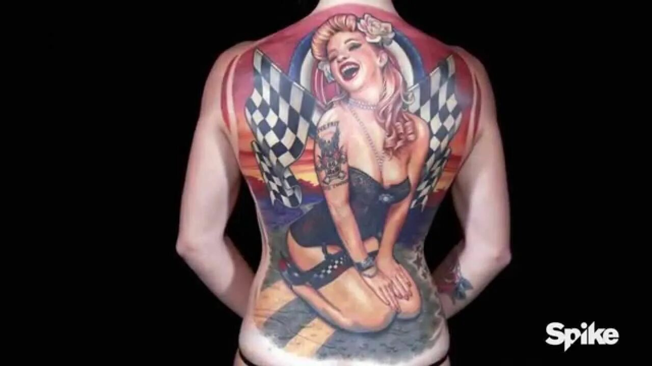 Тату салон лаки стайл ростов на дону. Стиль тату мастера. Мастер тату шоу. Шоу про татуировки. Тату мастер девушка с дредами.