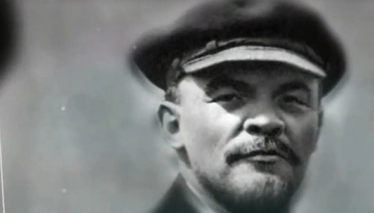 21 апреля рождение ленина. 22 Апреля 1870 родился Ленин. 22 Апреля Ленин родился.