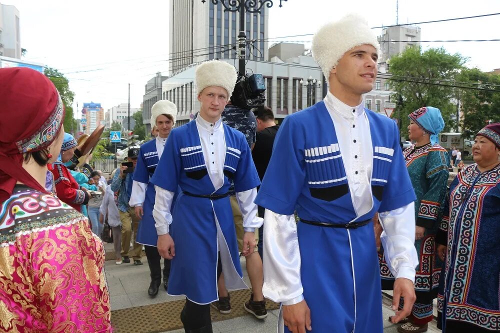 Еврейская автономная республика в россии население. Еврейская автономная область жители. ЕАО народ. Жители еврейского автономного округа. Еврейская автономная люди.